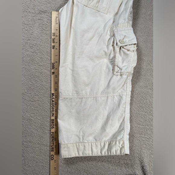 Women’s Abercrombie & Fitch Vintage Y2K cream cargo capri pants Size 2 - Picture 9 of 10